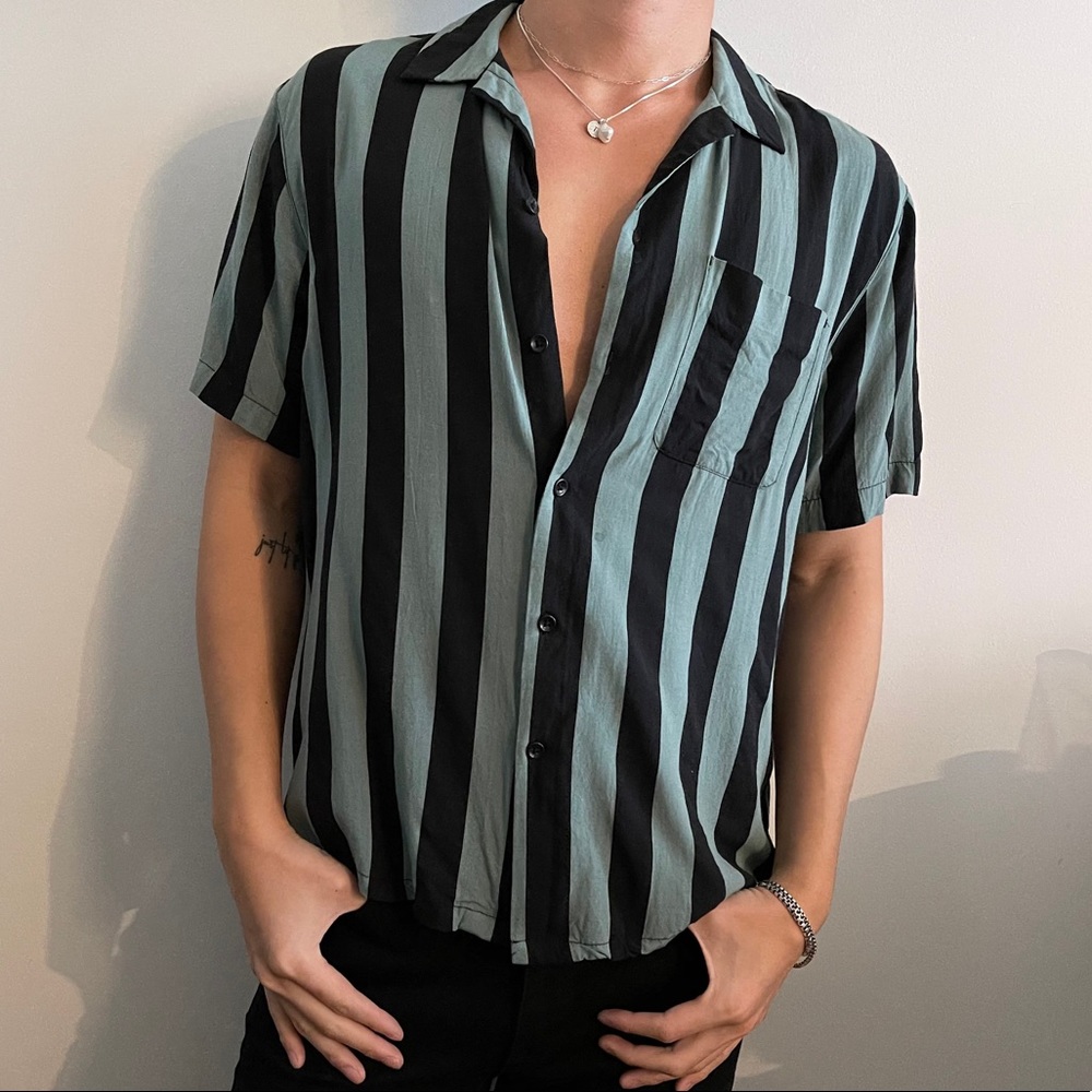 URBAN OUTFITTERS striped bowling shirt